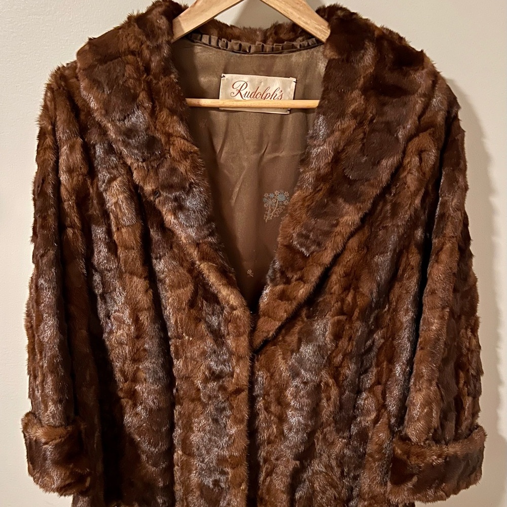 Beautiful Authentic Fur Coat - Picture 6 of 7